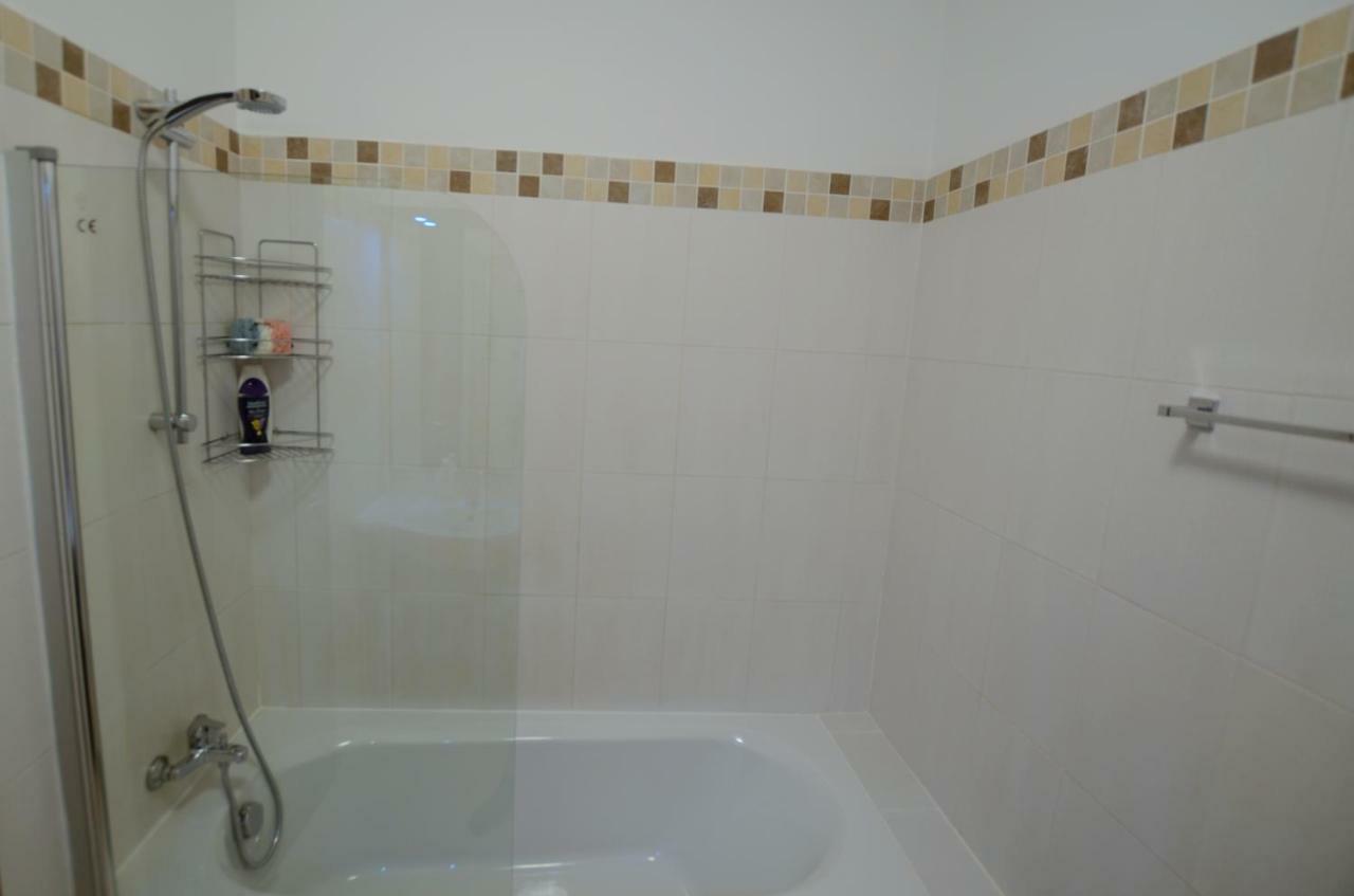 לרנקה Violet Dusk City Center Flat מראה חיצוני תמונה